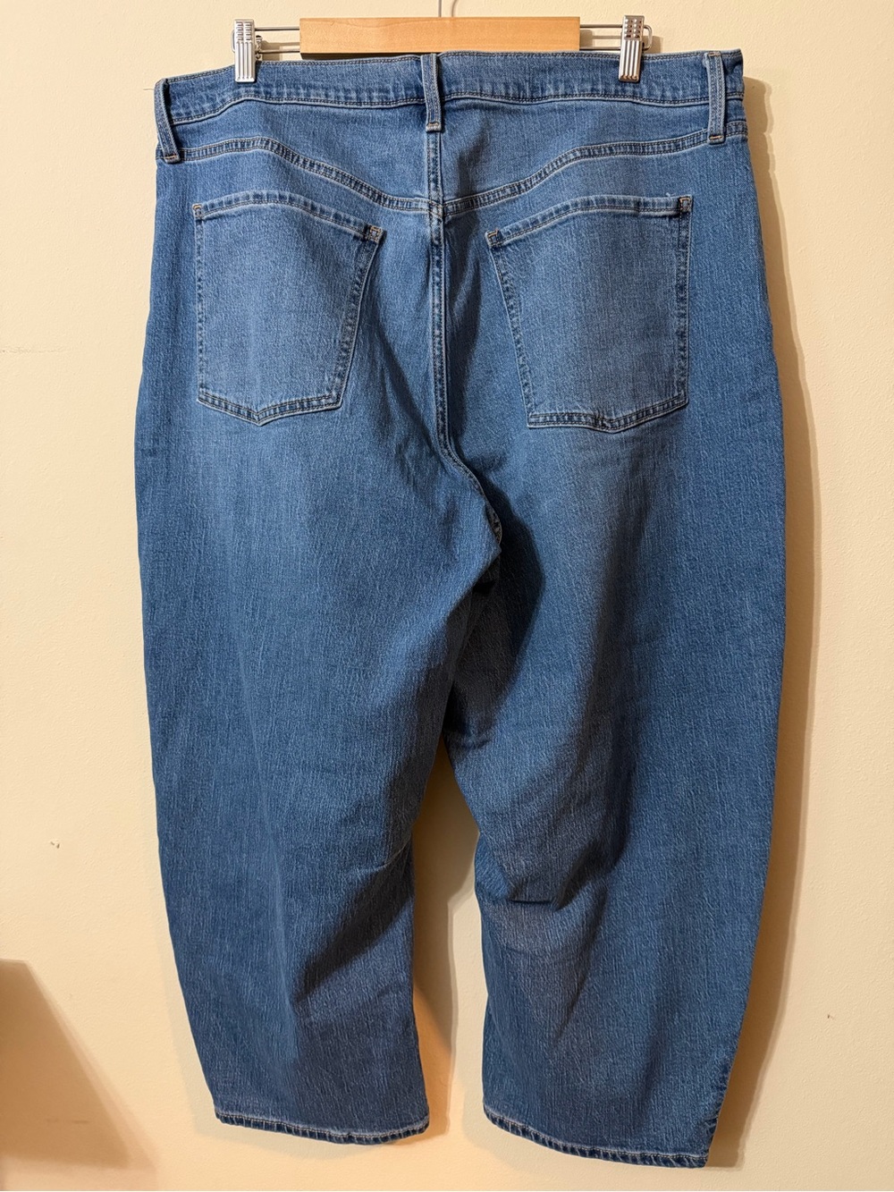 Old Navy Barrel Denim Jeans - Picture 2 of 4